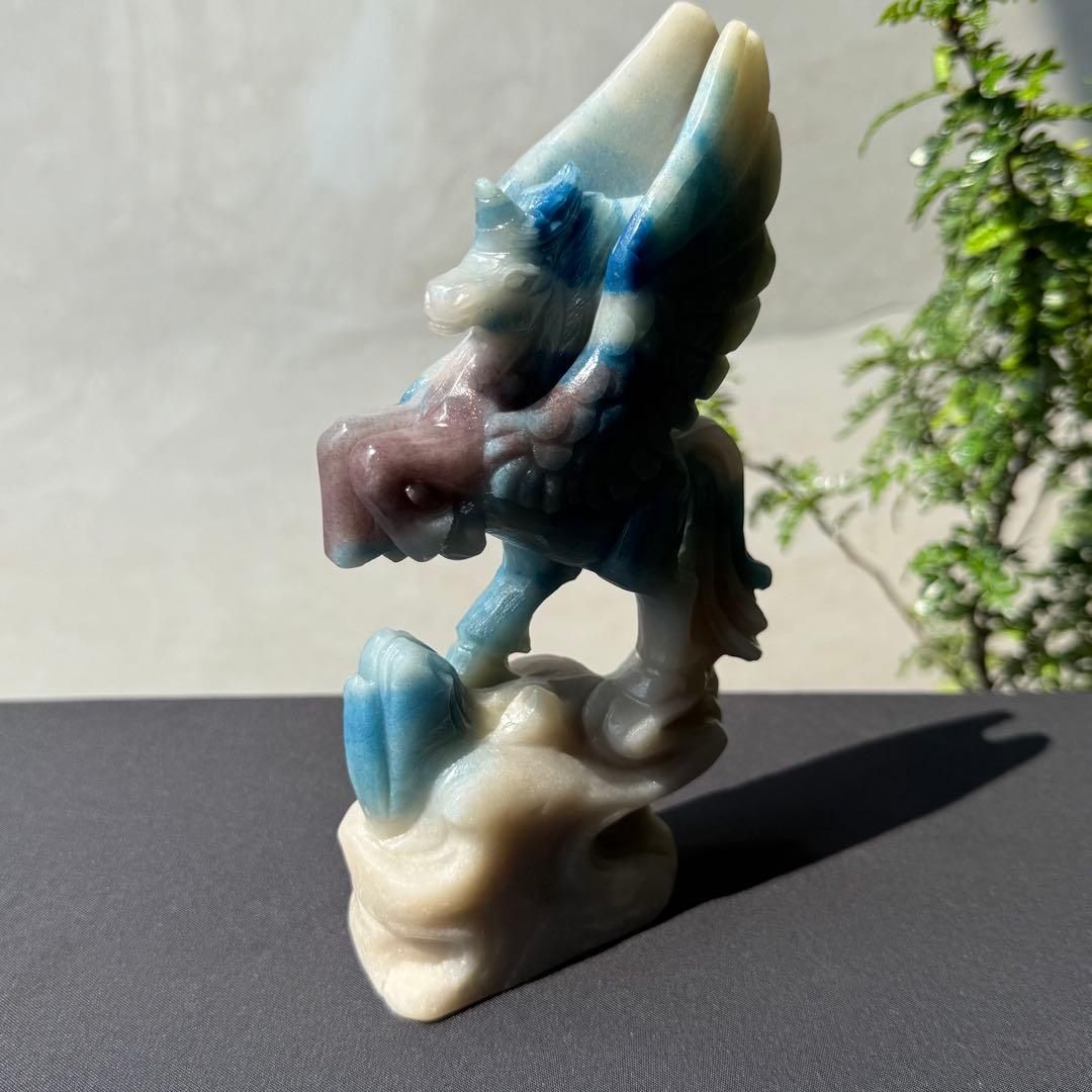 天然石トロレアイトのユニコーン　置物　彫物NO.092012