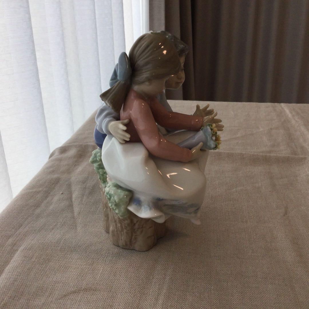 LLADROリヤドロ　№5701　Just A Little Kiss