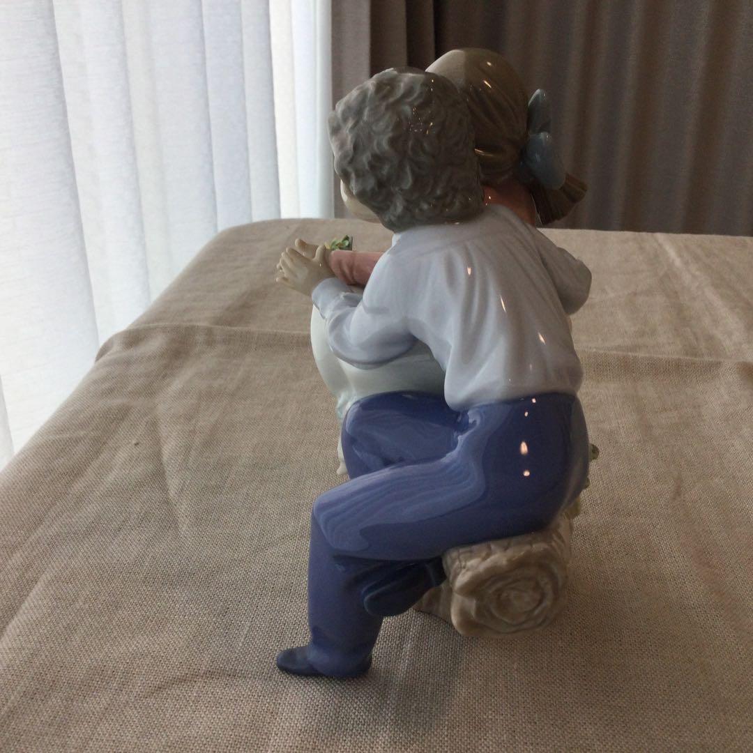 LLADROリヤドロ　№5701　Just A Little Kiss