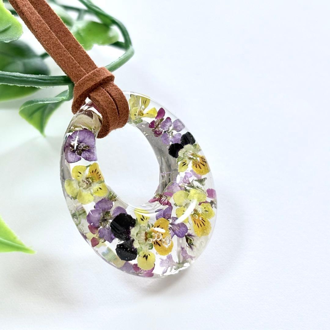 A26-225 レジンネックレス(ミニビオラ)