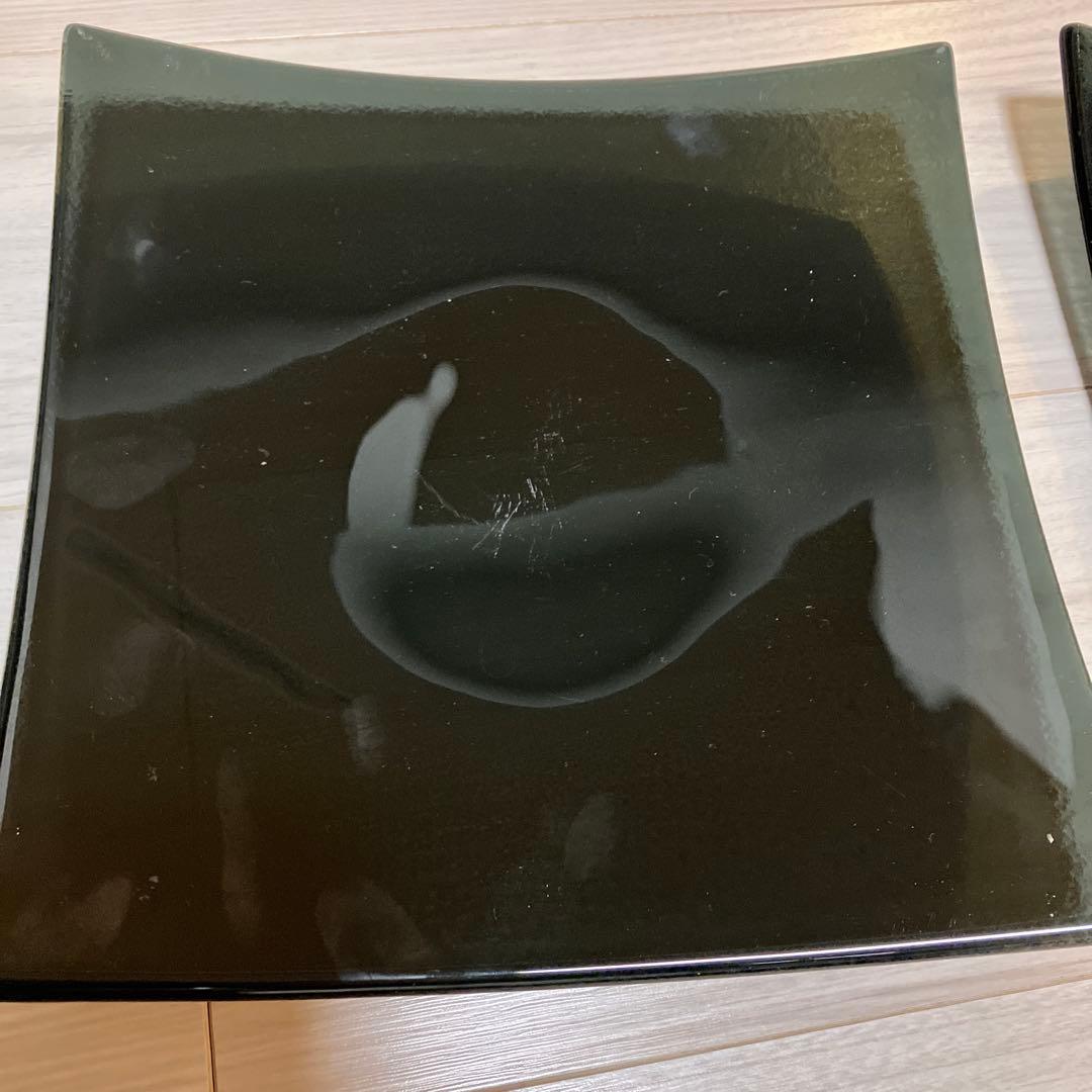 黒い四角形の皿 4枚、黒長方形の皿4枚、計8枚セット　ガラス　上品　黒器まとめ