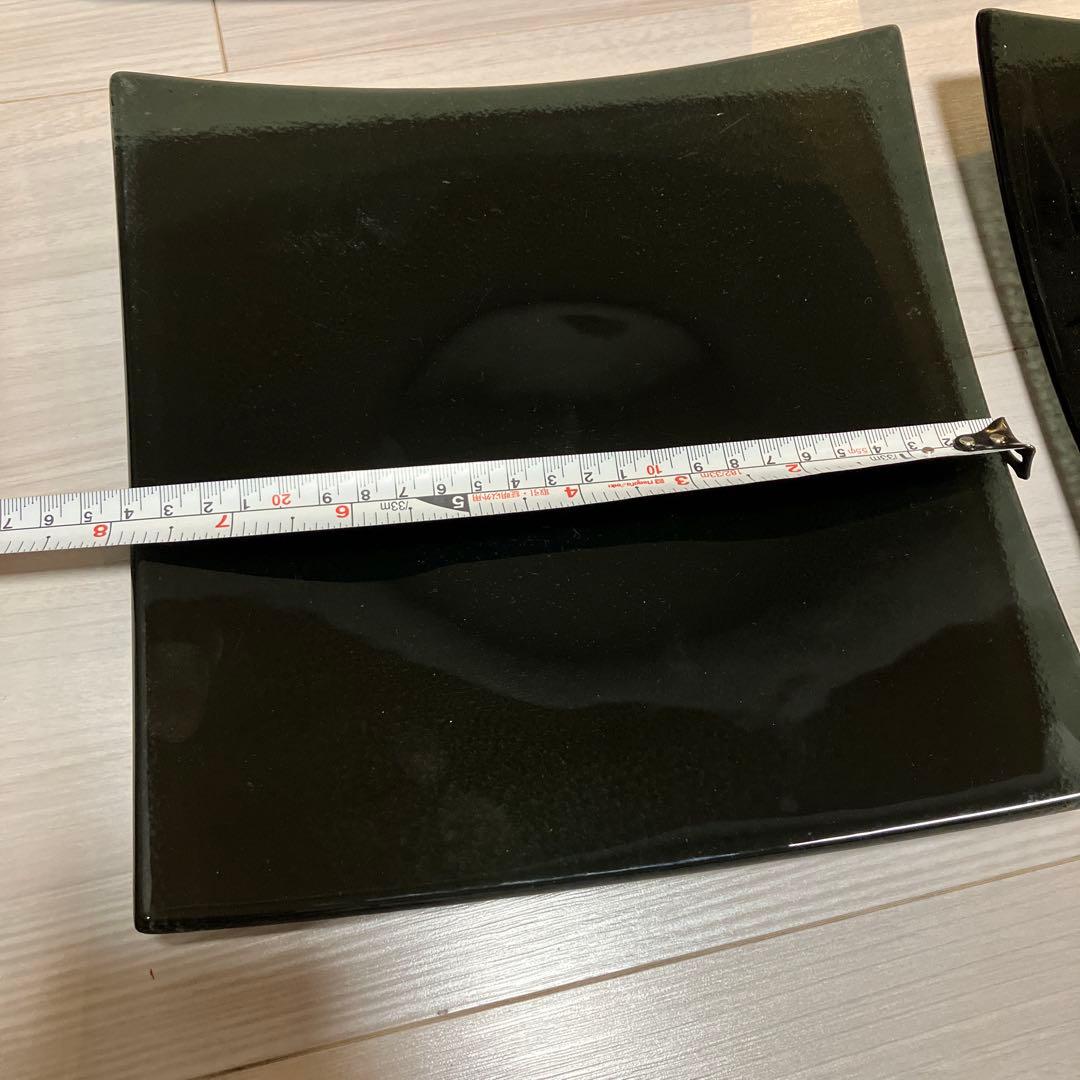 黒い四角形の皿 4枚、黒長方形の皿4枚、計8枚セット　ガラス　上品　黒器まとめ