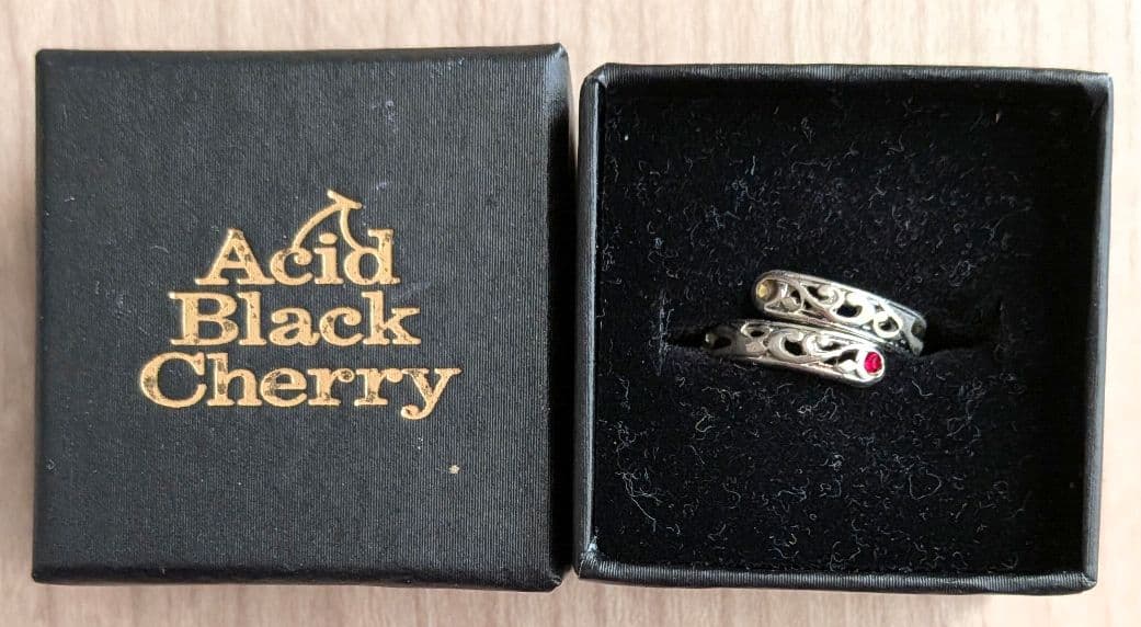 Acid Black Cherry オリジナルマルチリング