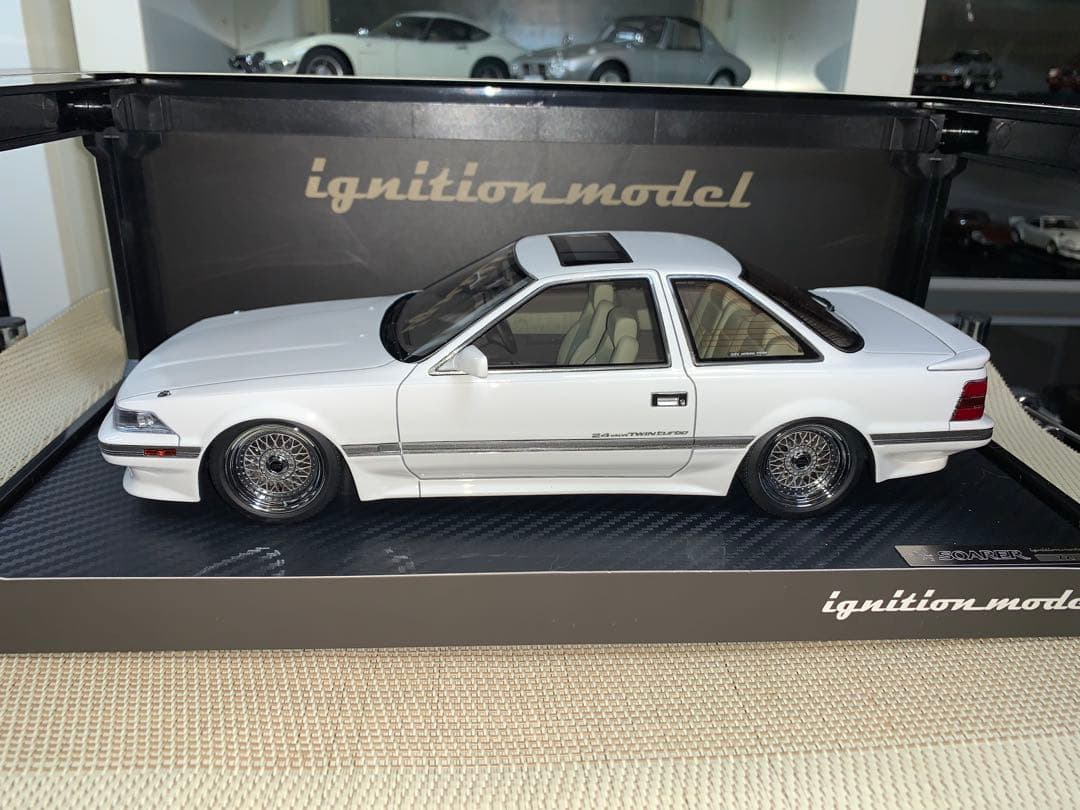 イグニッションモデル 1/18 トヨタ ソアラ2.0ツインターボL