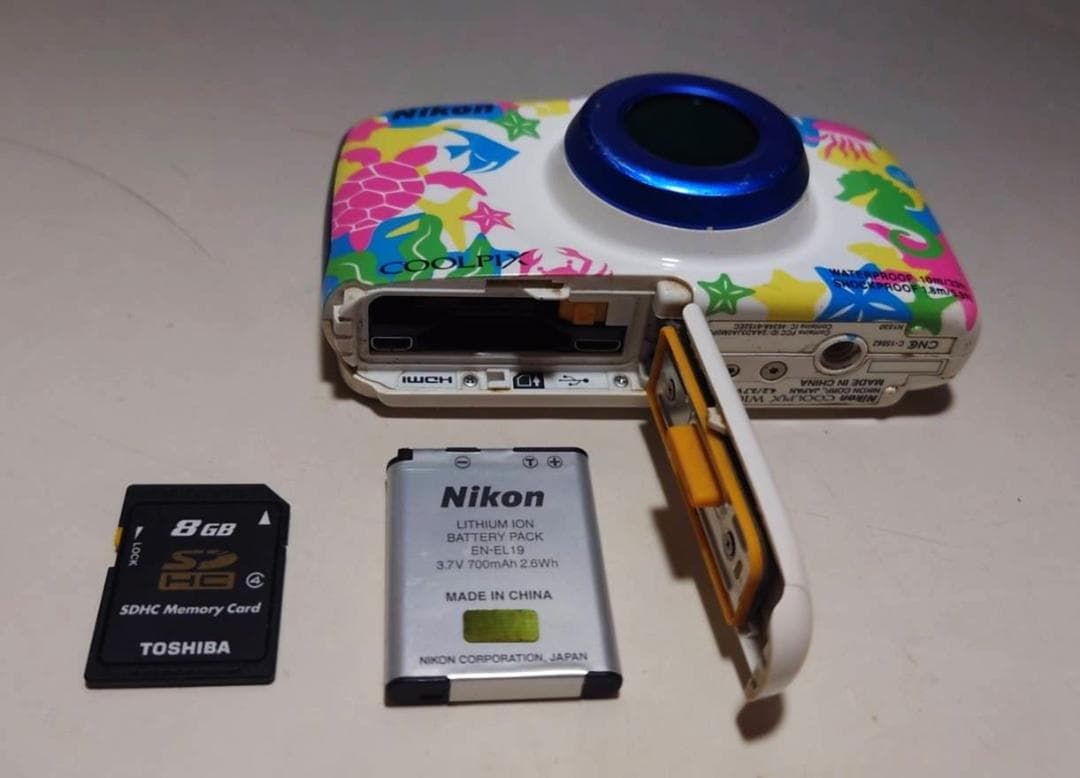 ★Nikon ニコン COOLPIX W100 コンパクトデジタルカメラ★