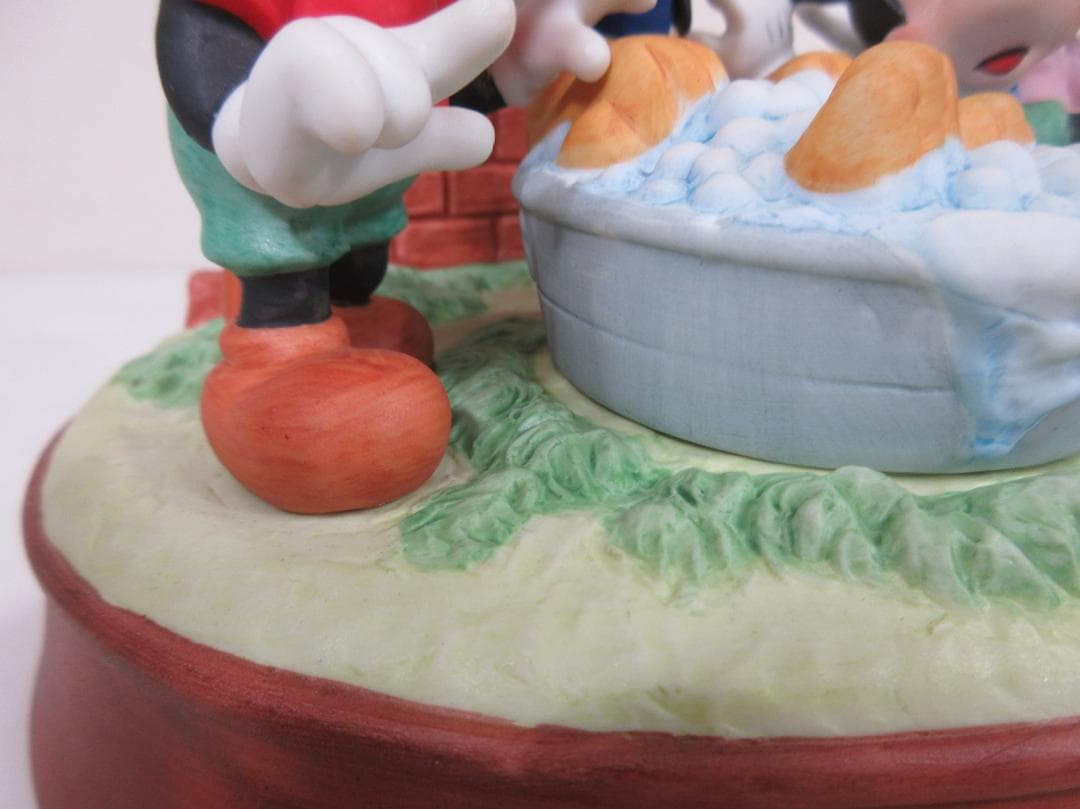 0912Z ディズニー ミッキー&フレンズ オルゴール いつか王子様が 置物