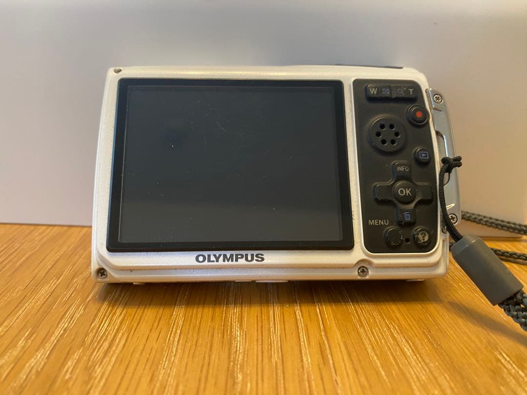 OLYMPUS TG-310 コンパクトデジタルカメラ