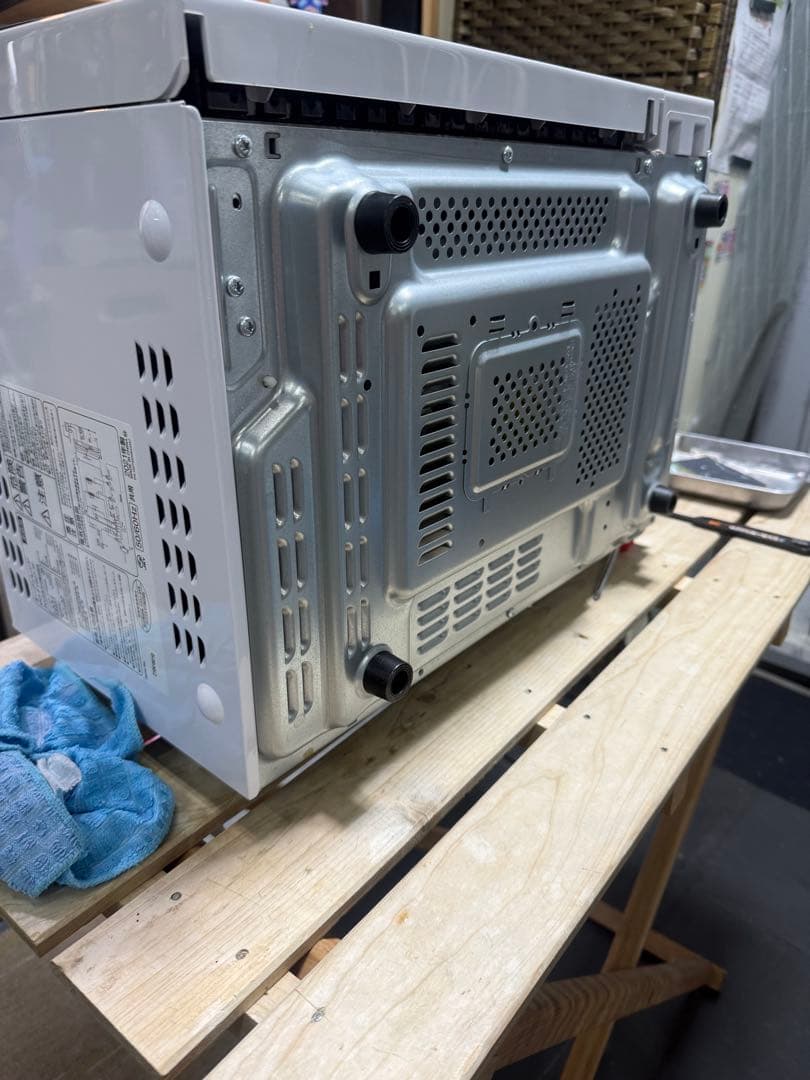 【洗浄消毒作業済】　アイリスオーヤマ　オーブンレンジ　MO-F1807-W