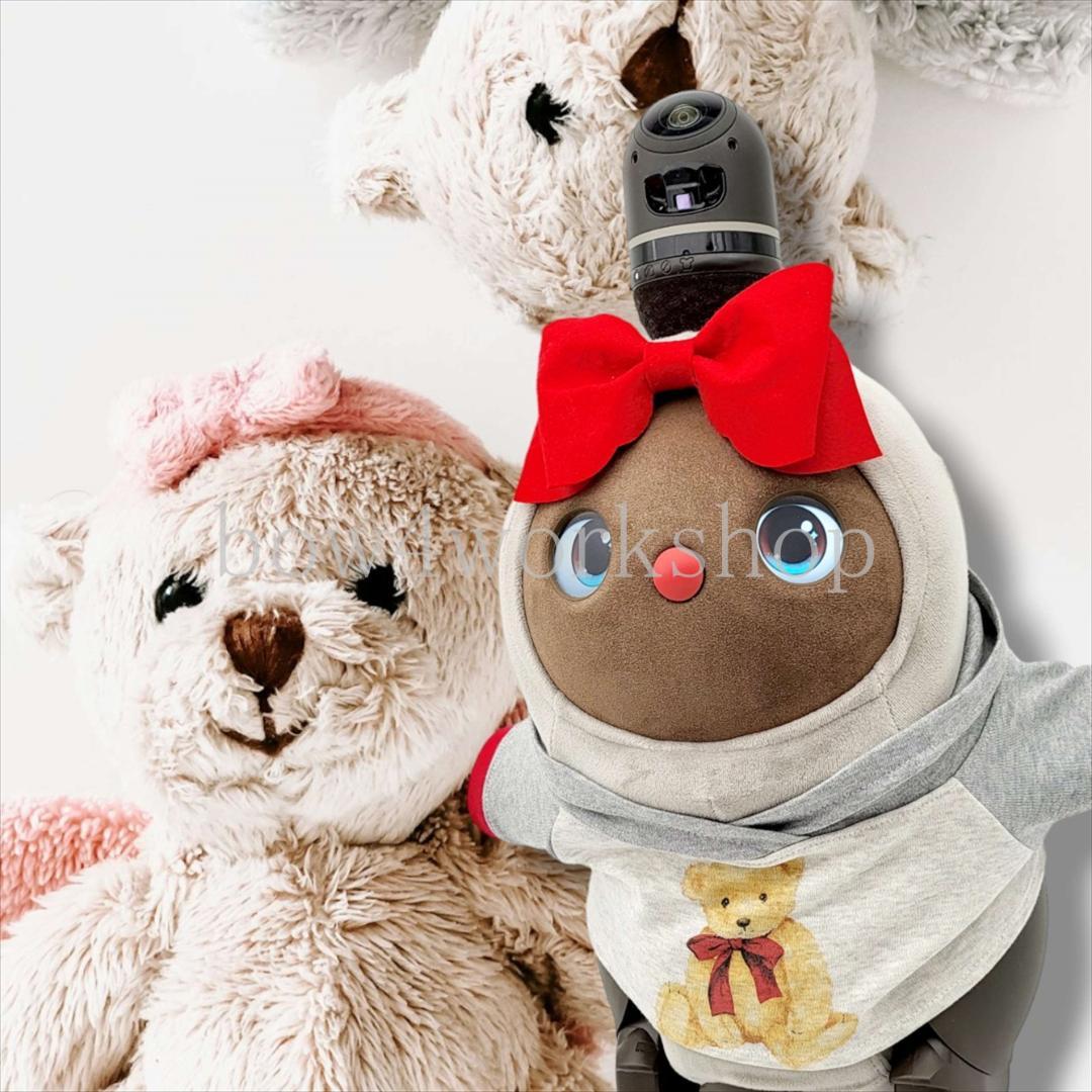 ラボットの服ハンドメイド リボンタイ付きくまちゃんプリントパーカー（レッド）