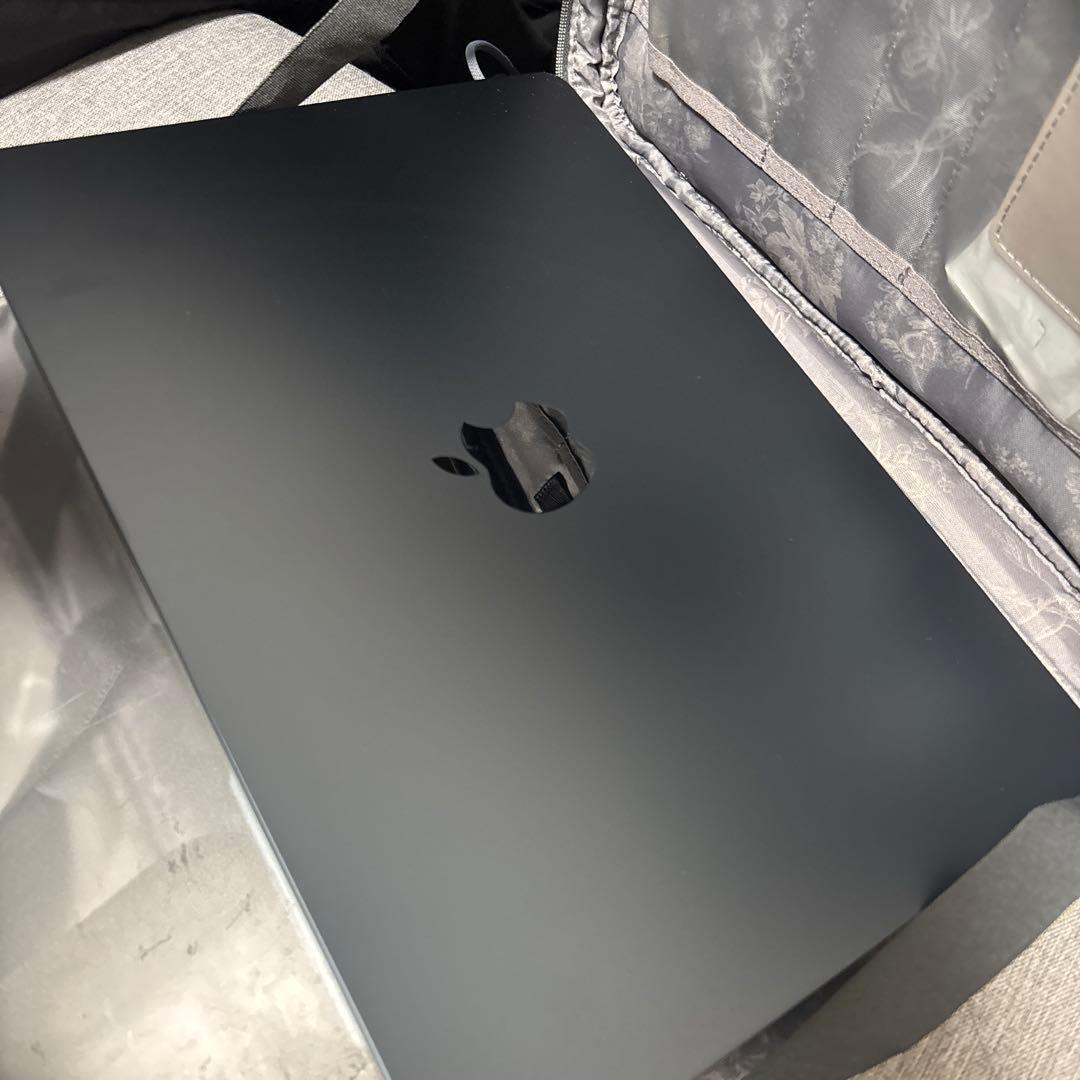 MacBook Air M3 13インチ ミッドナイト 美品／同梱物あり／初期化