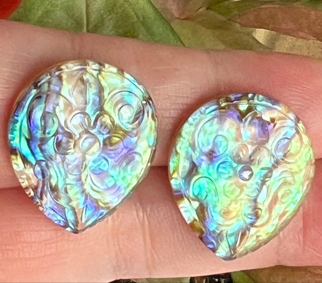 アバロンシェル　水晶　マザーオパ　トリプレット　カービング　14kgfピアス