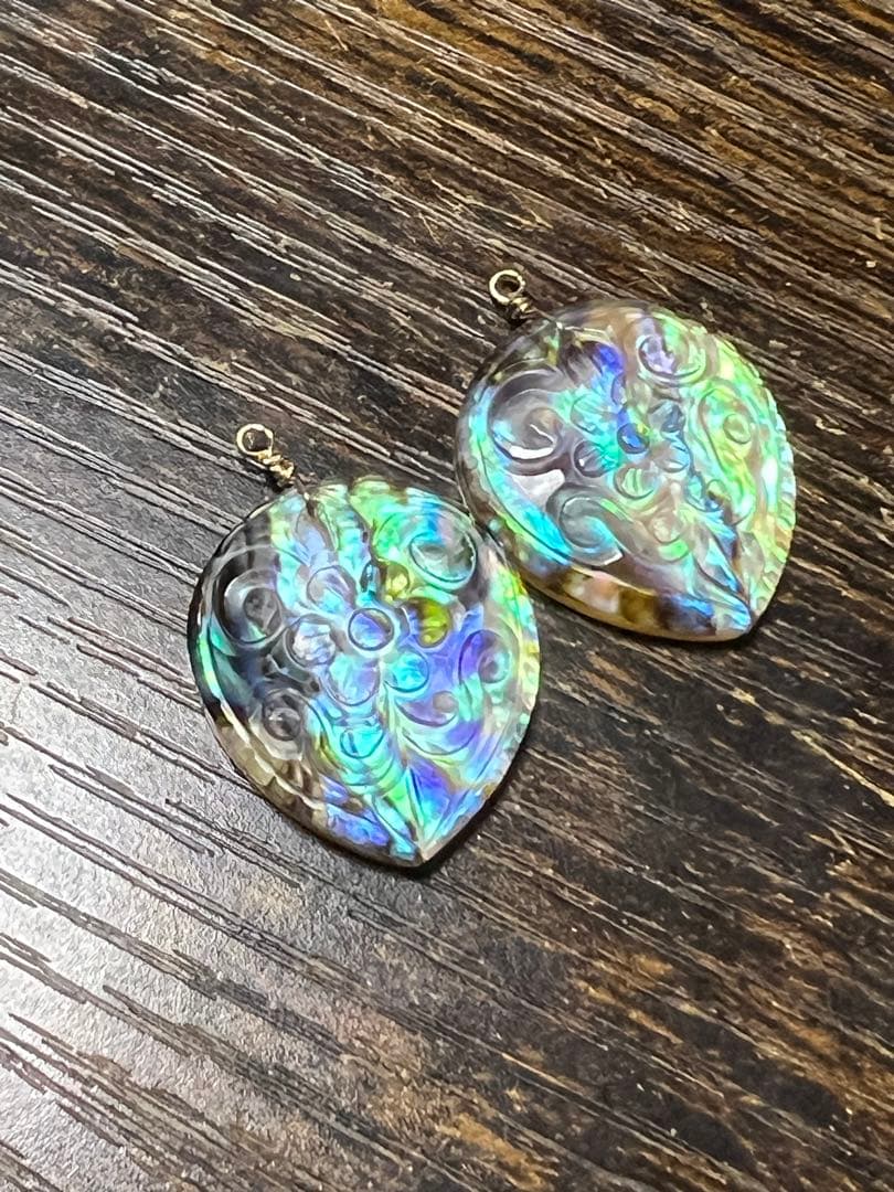 アバロンシェル　水晶　マザーオパ　トリプレット　カービング　14kgfピアス