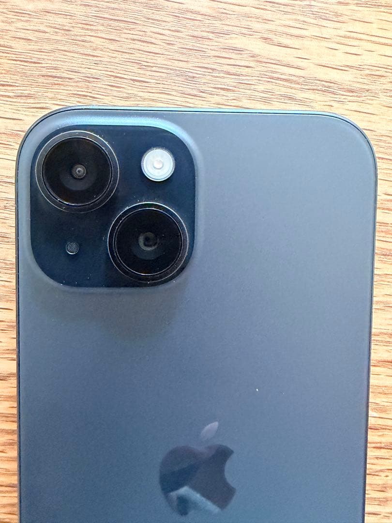 【ヤス】iPhone 15 256GB simフリー