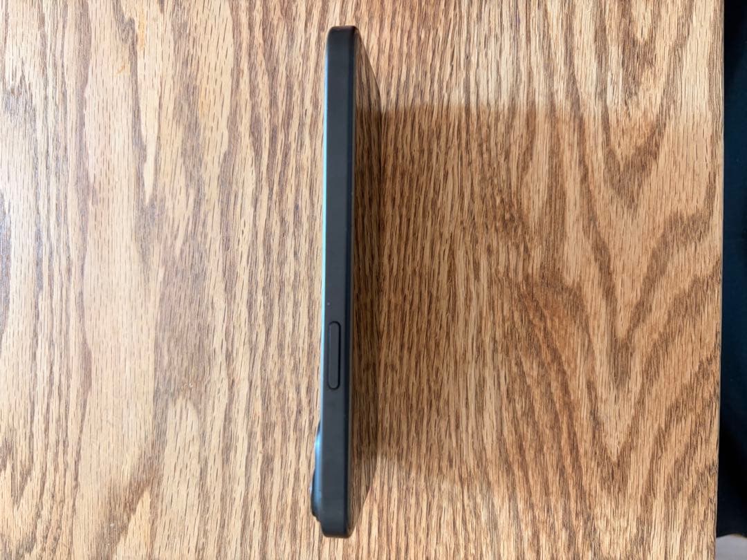 【ヤス】iPhone 15 256GB simフリー