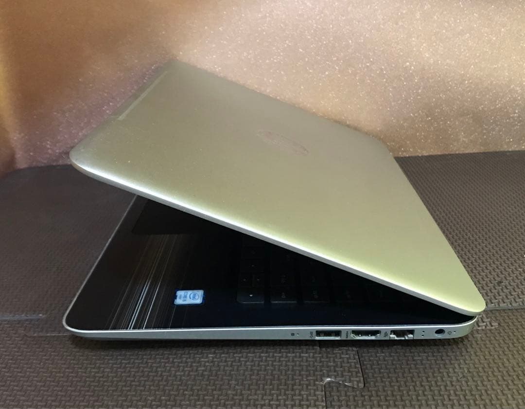 バッテリー新品！　HP14インチノート Core i5 SSD 240GB