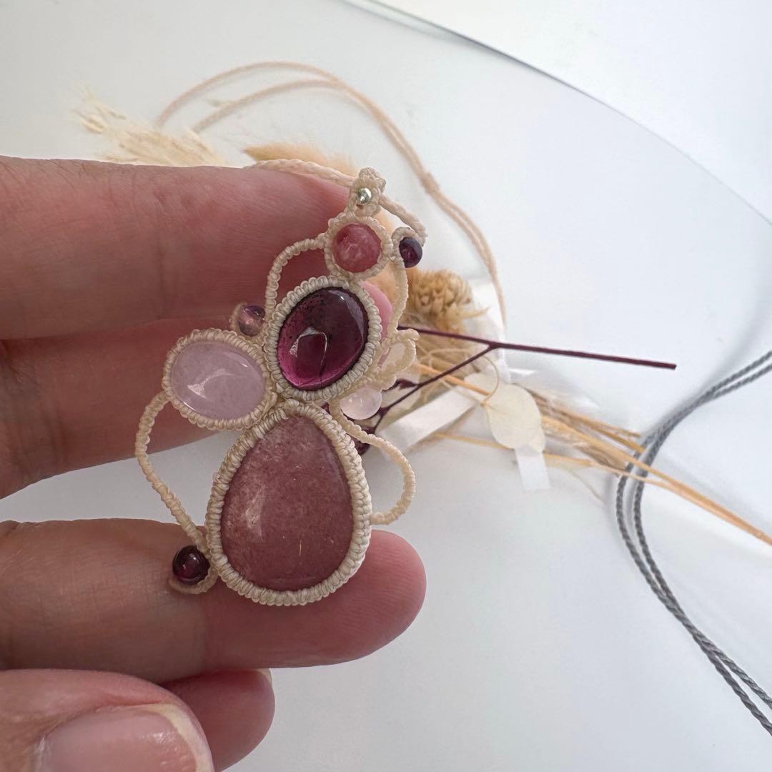 Sale♡ストロベリークォーツ×ガーネット×クンツァイトのマクラメネックレス