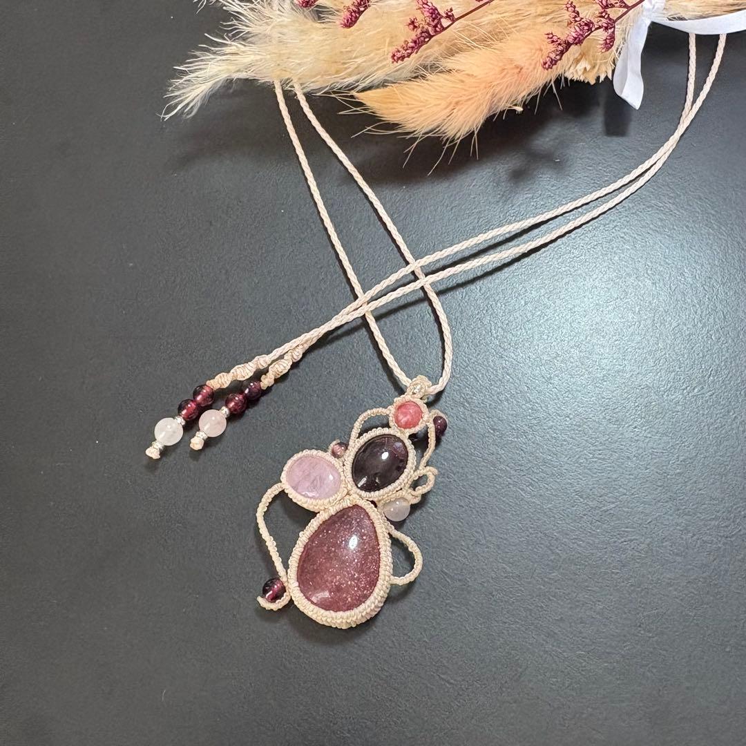 Sale♡ストロベリークォーツ×ガーネット×クンツァイトのマクラメネックレス