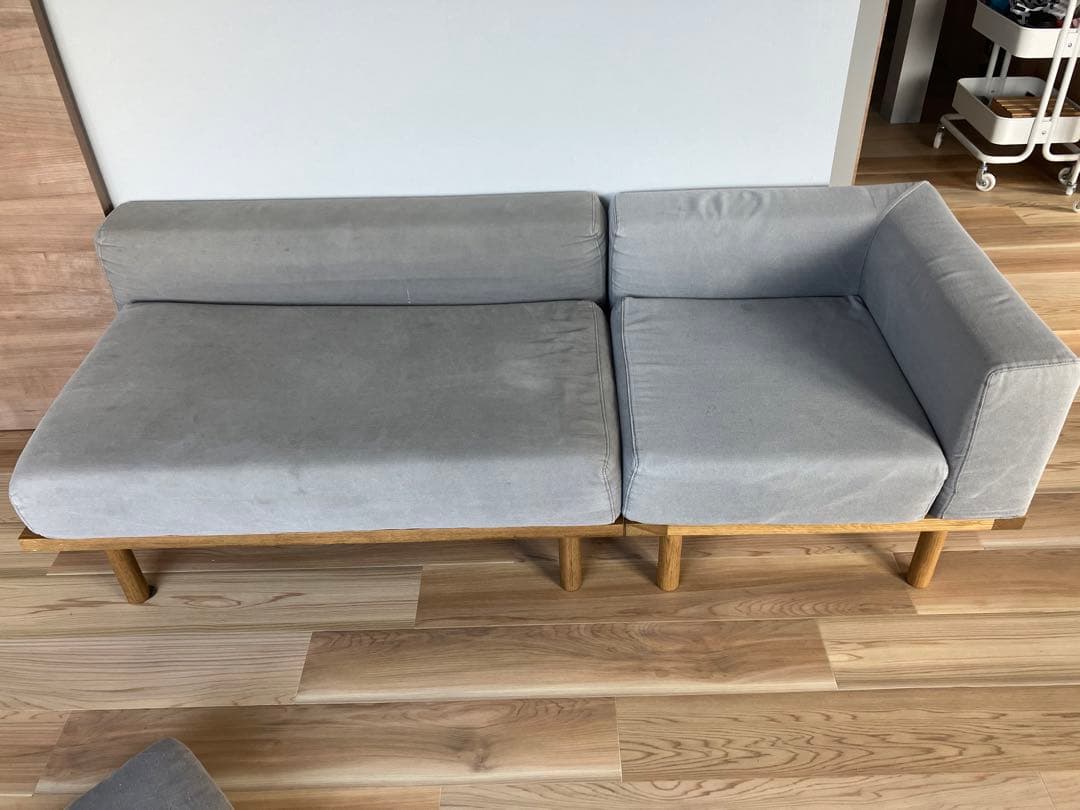 フライミー　Address グレーソファ クッション付き木製脚付き