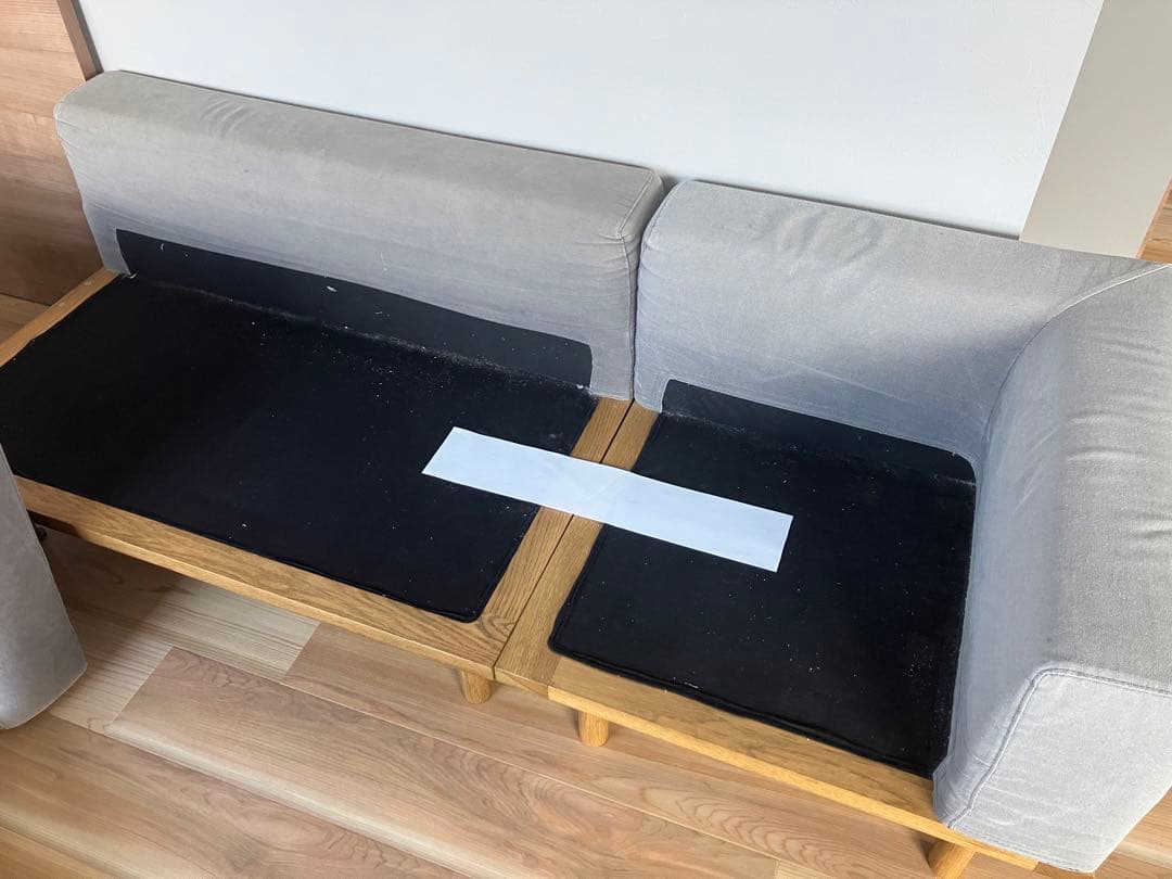 フライミー　Address グレーソファ クッション付き木製脚付き