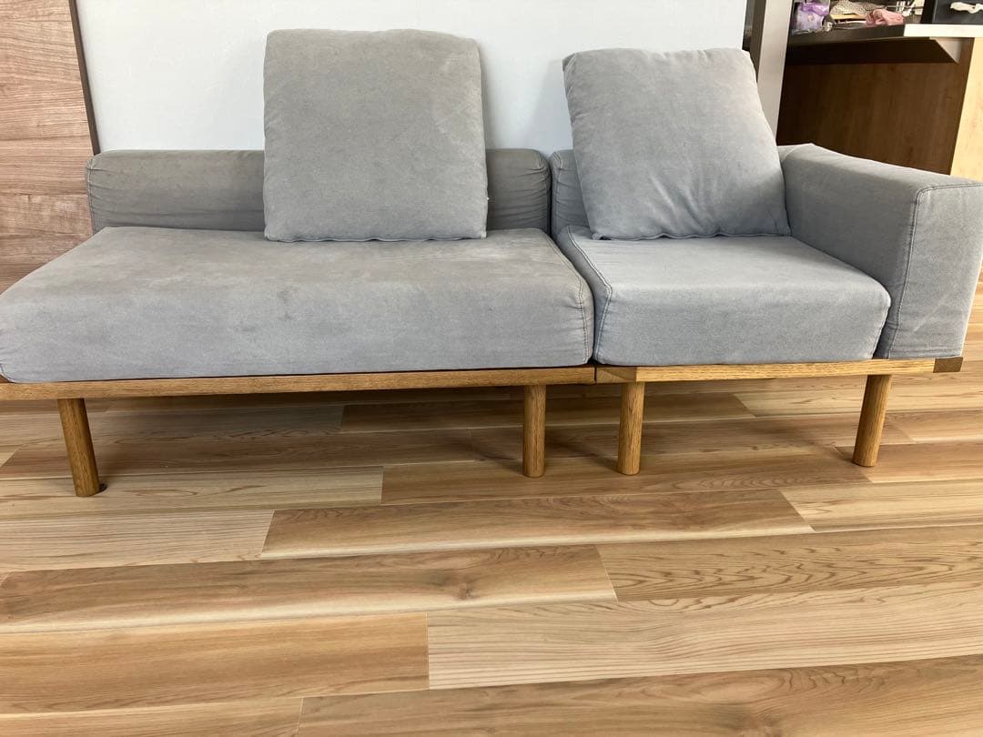 フライミー　Address グレーソファ クッション付き木製脚付き