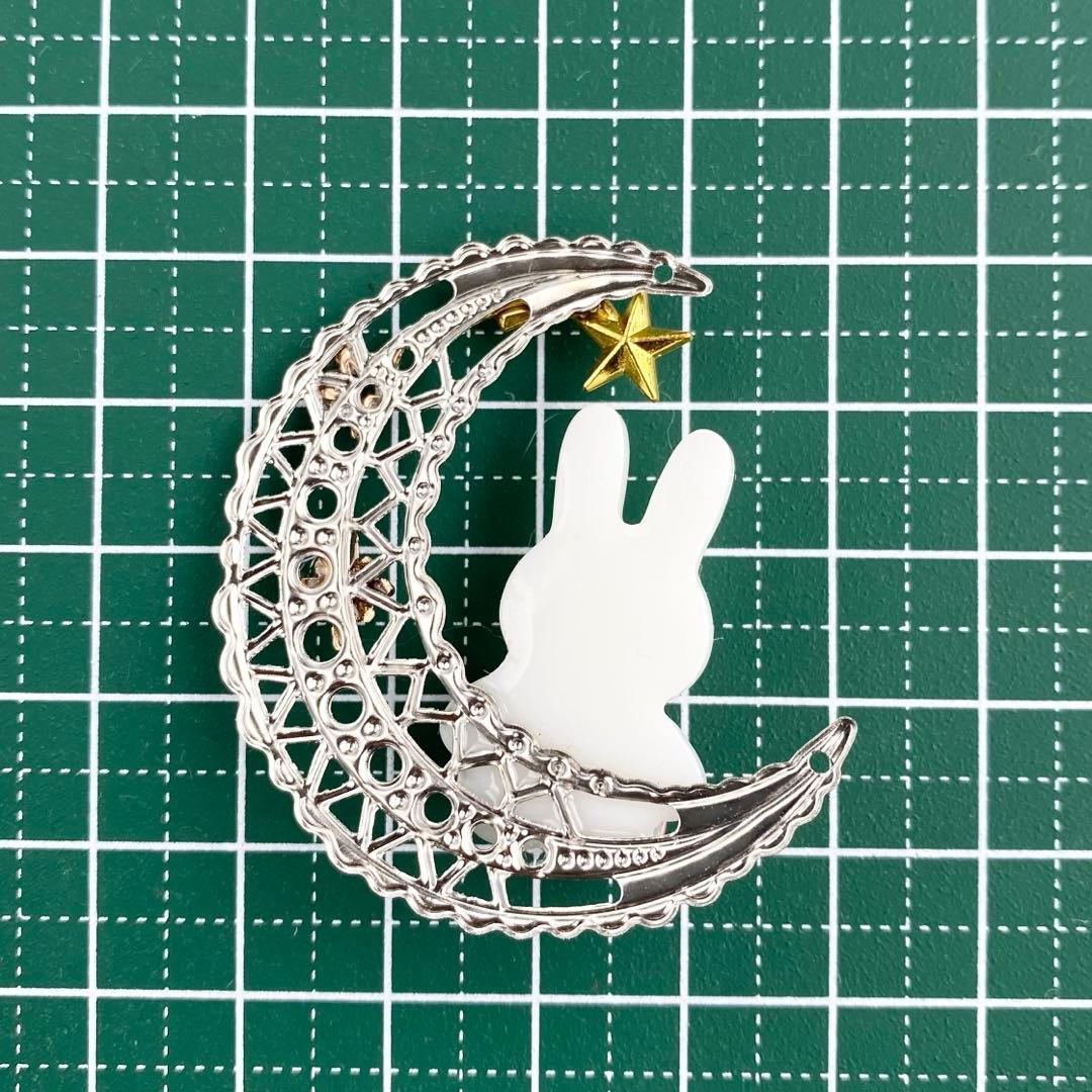 ネックレス　三日月　うさぎ　ウサギ　兎　大ぶり　アニマル　月　星　レジン　一点物