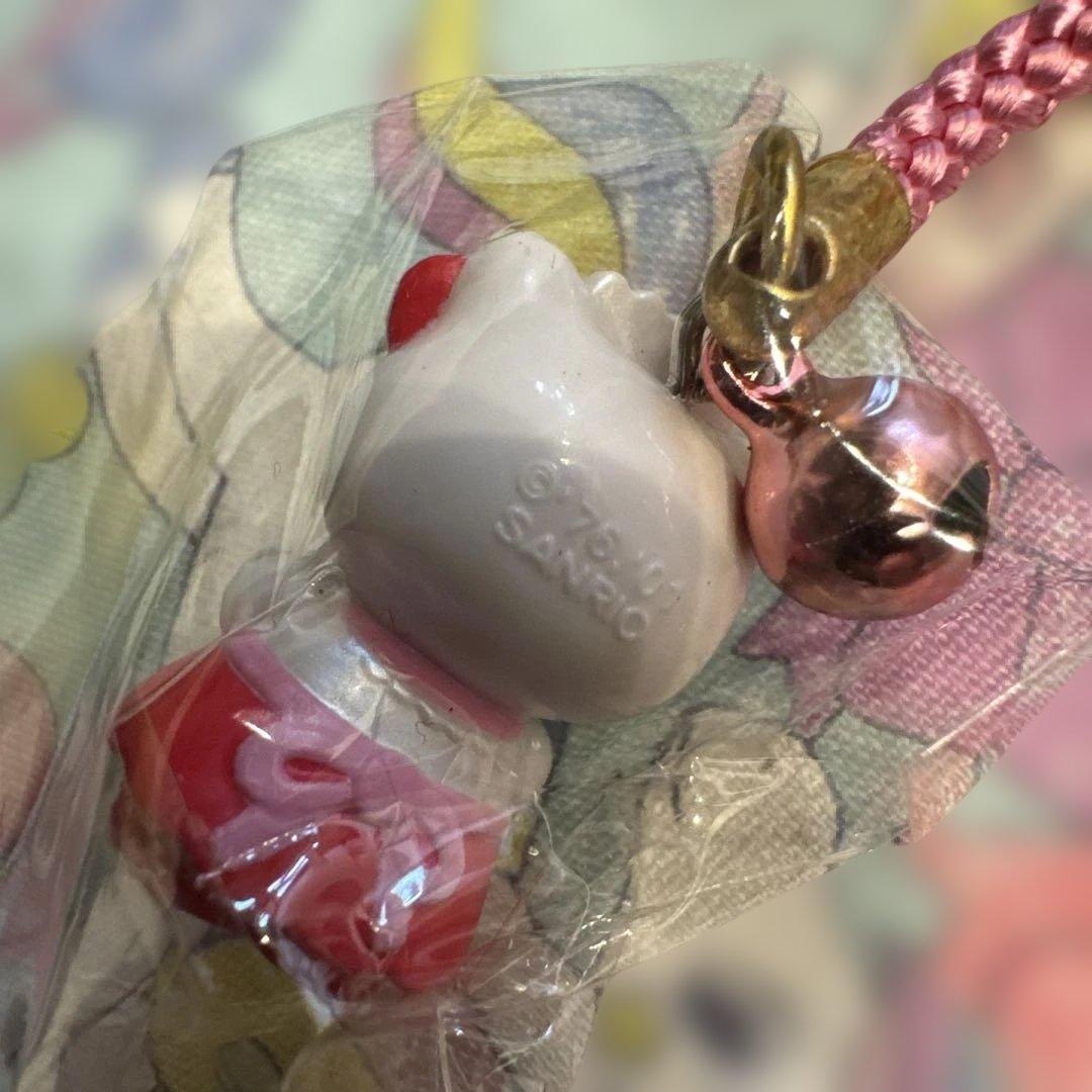 サンリオ　ハローキティ　ウェイトレス　根付け　当時物　　　 ご当地　レトロ