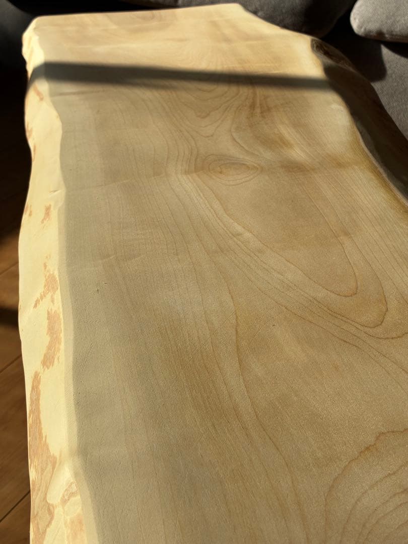 【一点もの】国産栃（トチ）一枚板センターテーブル　極上の光沢と白木の美しさ