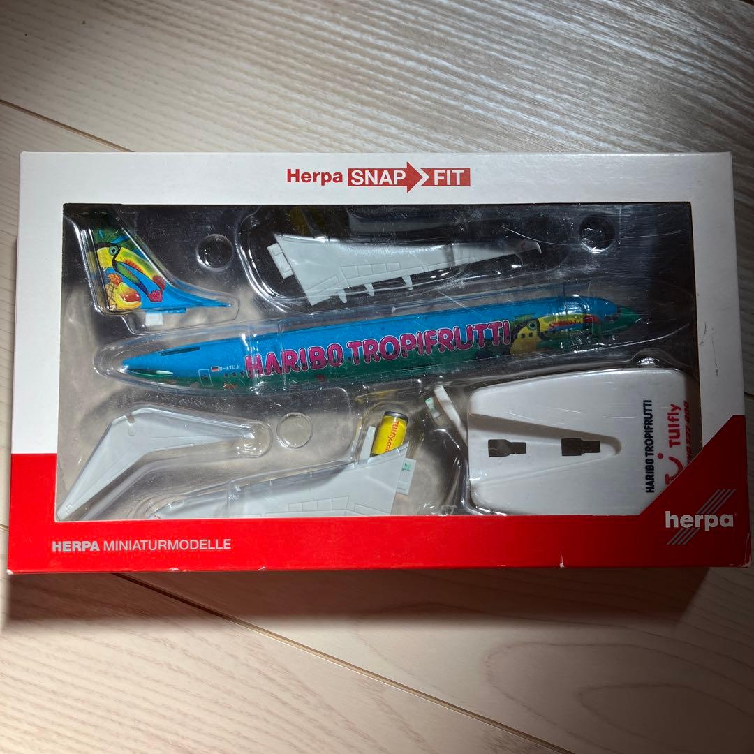 トゥイフライ航空B737模型1/200 ハリボー塗装