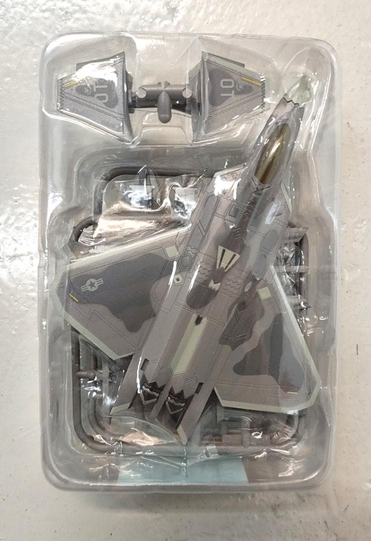 F-toys 1/144 F-22A アメリカ空軍第422試験評価飛行隊