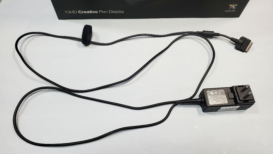 ワコム液タブ 13.3フルHD液晶 Cintiq13HD DTK-1301/K0