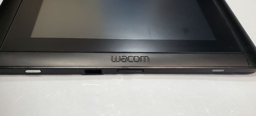 ワコム液タブ 13.3フルHD液晶 Cintiq13HD DTK-1301/K0