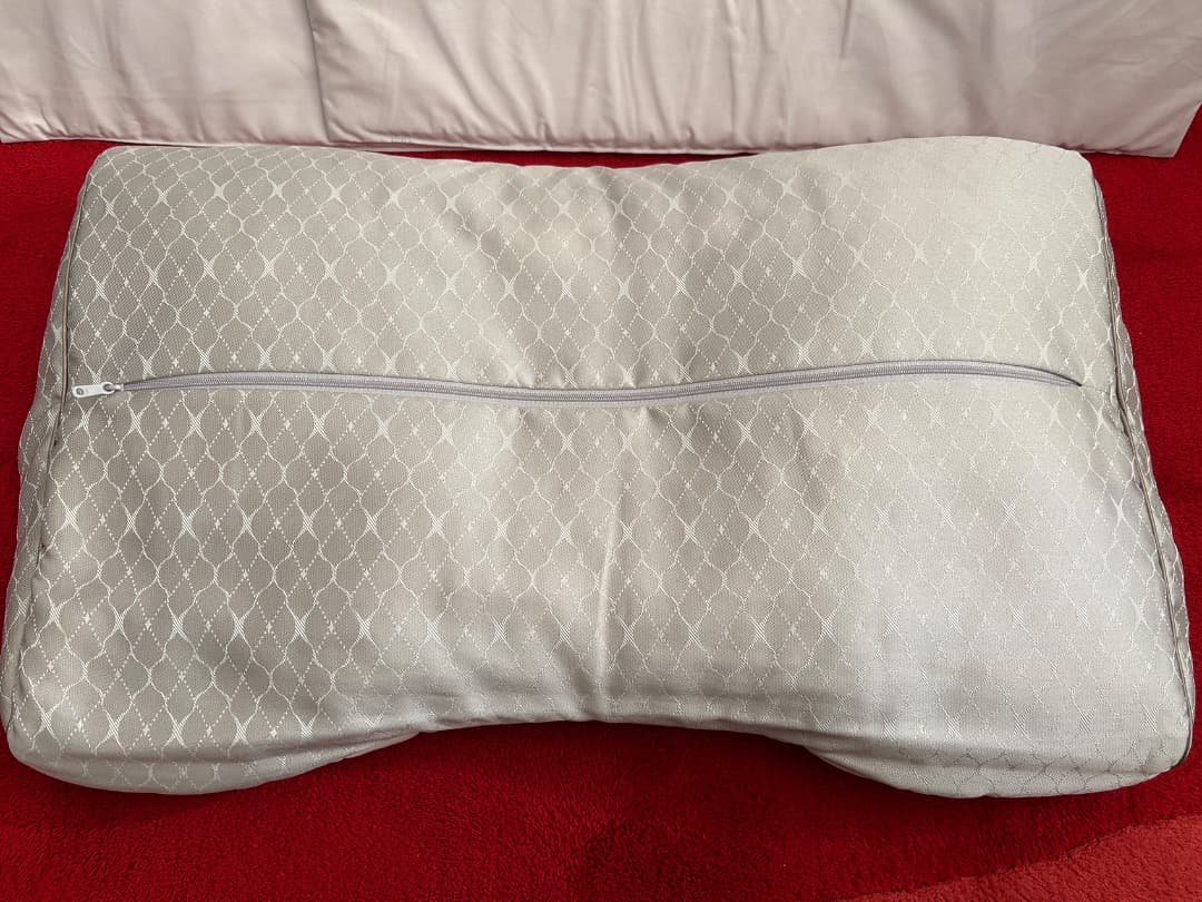 西川／「ファインスムーズ（高め）」枕／備長炭パイプ・中古・超美品！