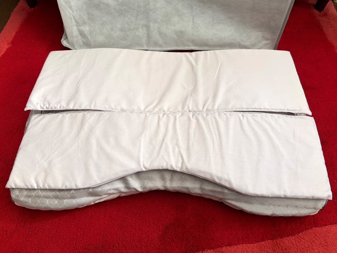 西川／「ファインスムーズ（高め）」枕／備長炭パイプ・中古・超美品！