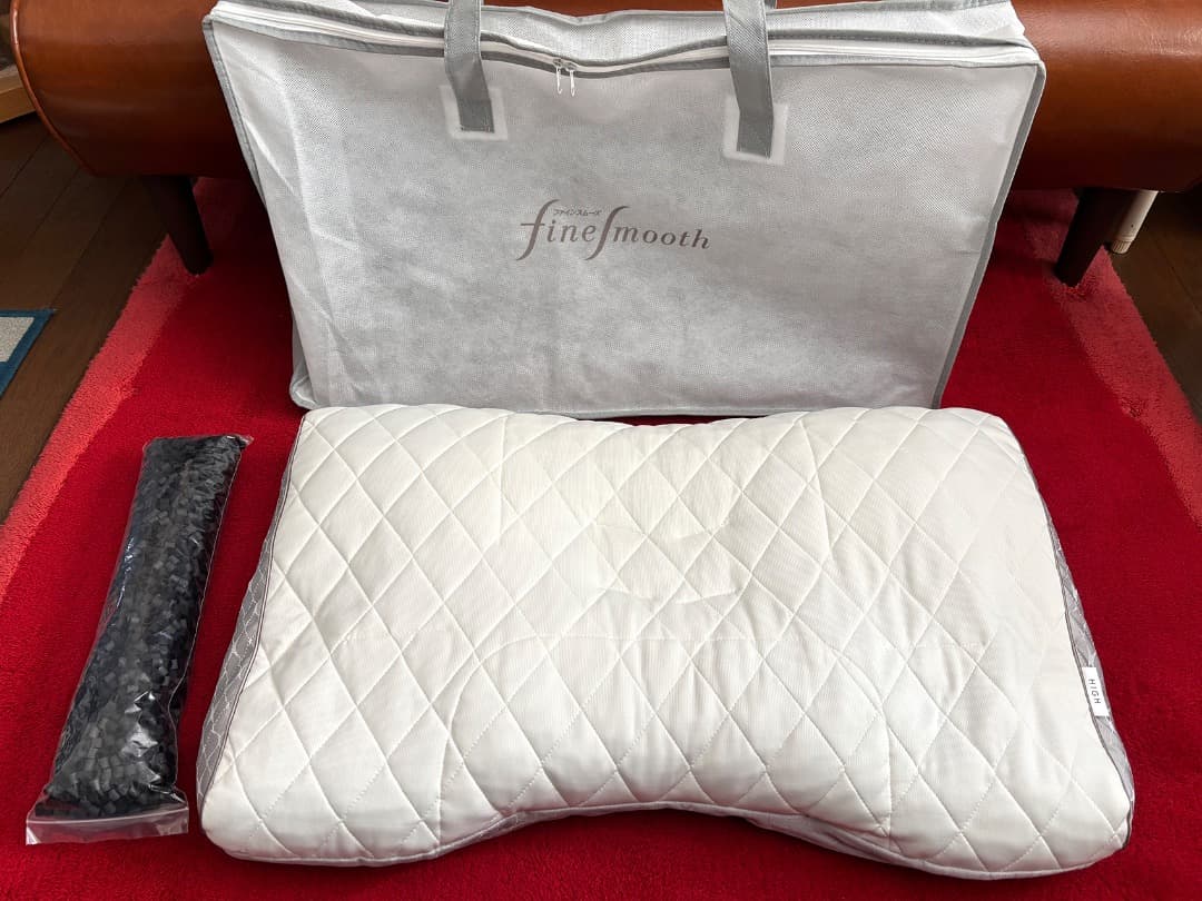西川／「ファインスムーズ（高め）」枕／備長炭パイプ・中古・超美品！
