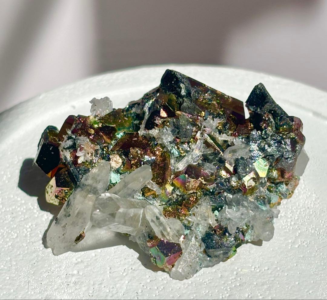 《レインボー結晶》チャルコパイライト水晶共生標本