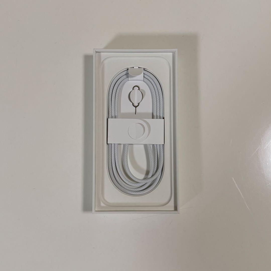 iPhone 16 pro 保護フィルム付