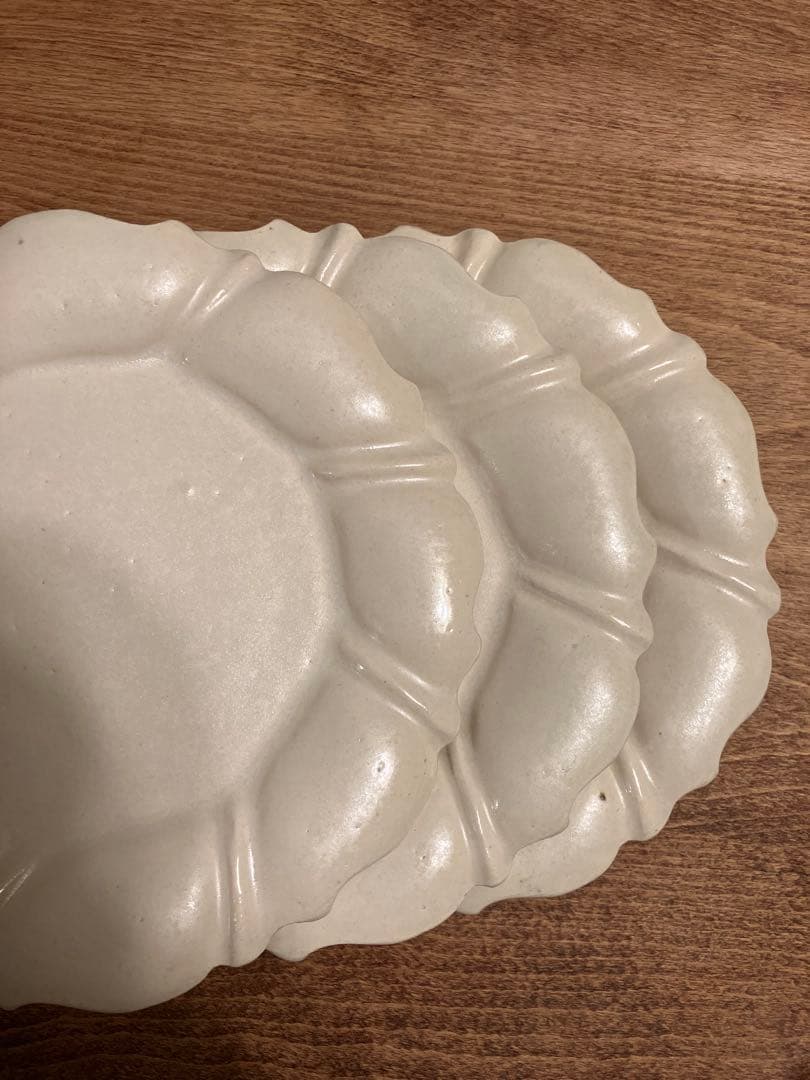 ホワイト陶器皿 フリルエッジ 3枚セット