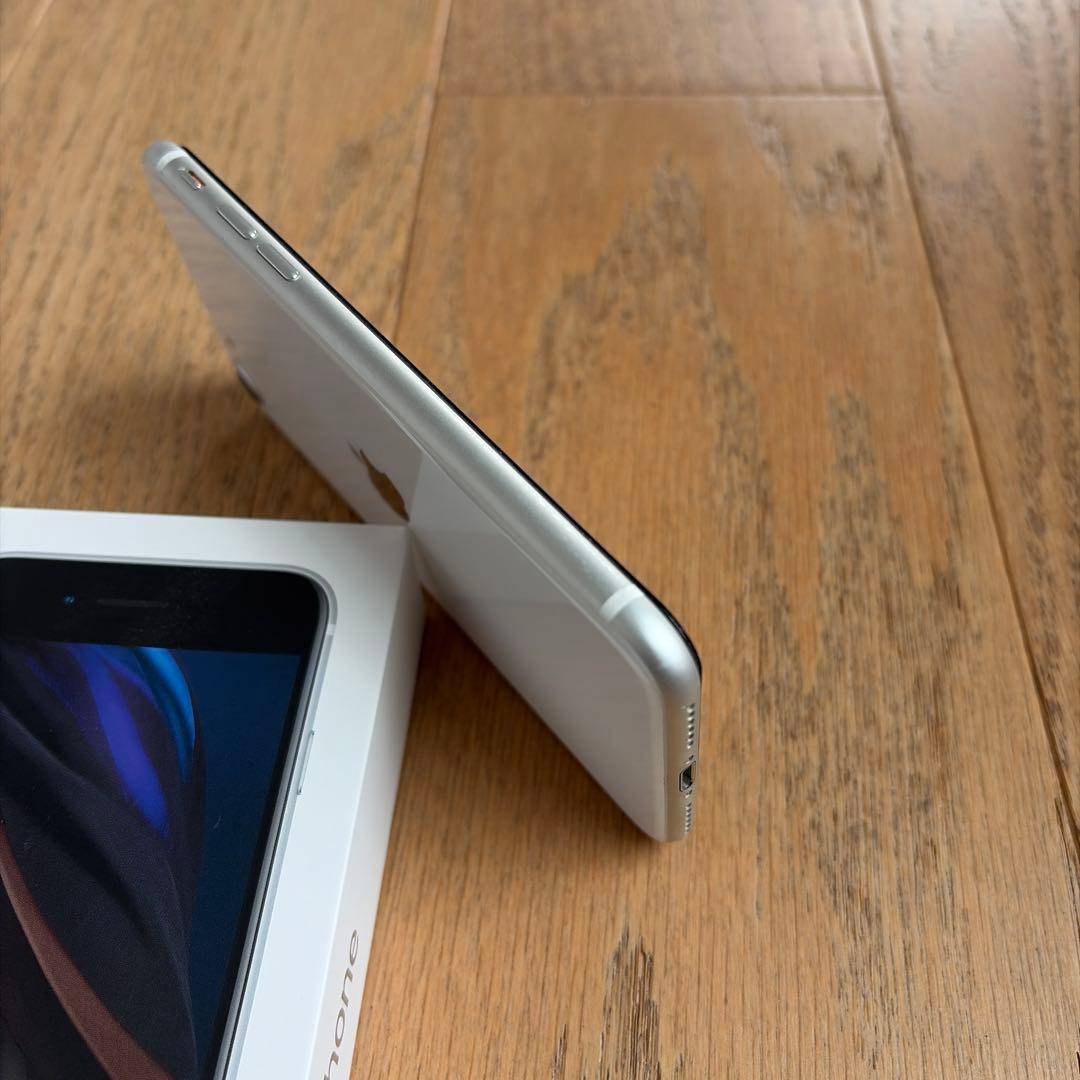 iPhone SE 2 （第二世代）美品 128GB ケーブル未使用