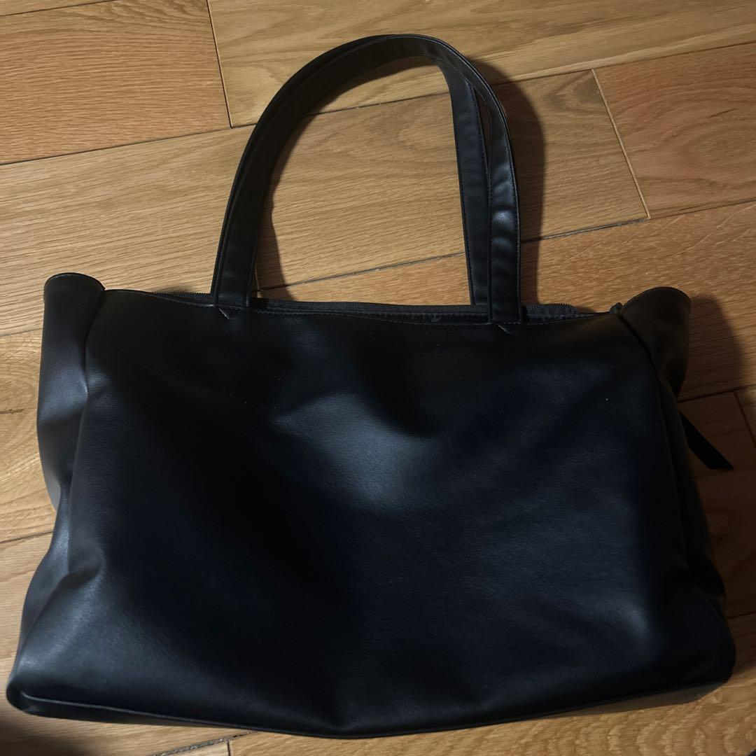 莉犬くん缶バッジ付きA4痛バッグ