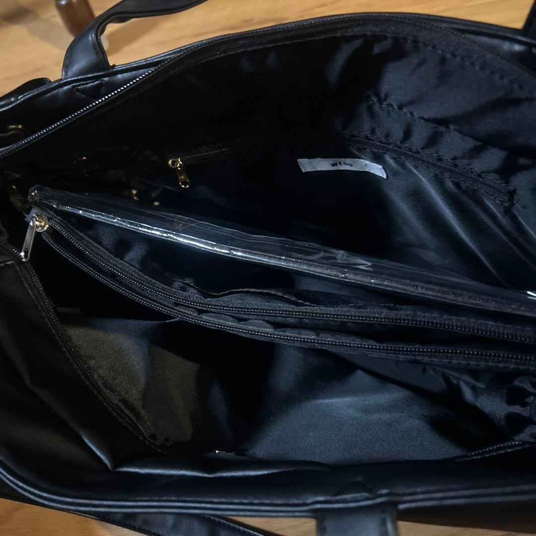 莉犬くん缶バッジ付きA4痛バッグ