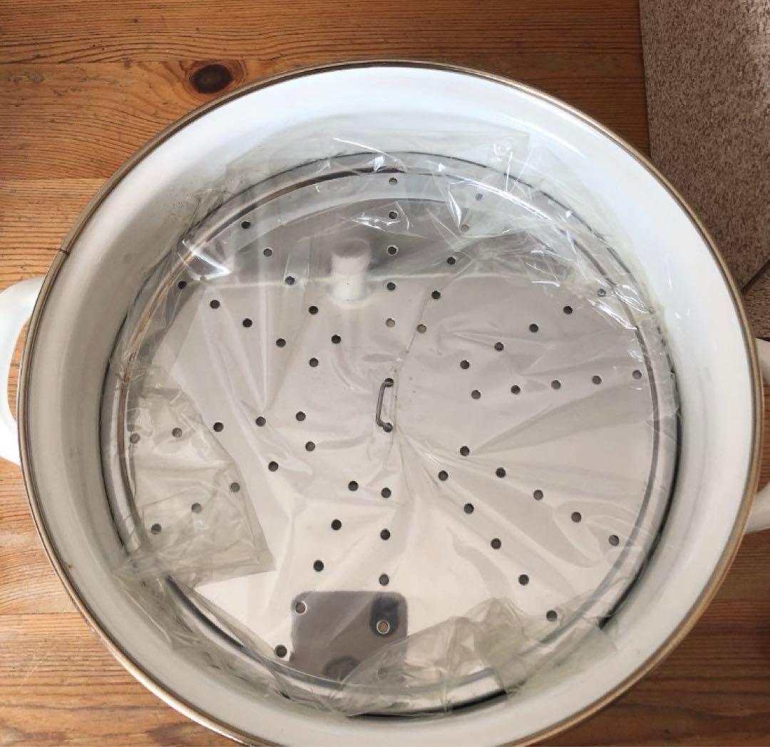 【新品・未使用】ejiry エジリー　ホーロー鍋　蒸し器　蒸し碗4客付き