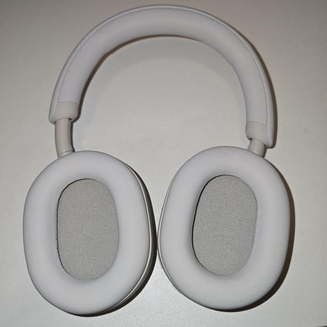 ソニー　SONY WH-1000XM5 ワイヤレスヘッドホン　プラチナシルバー