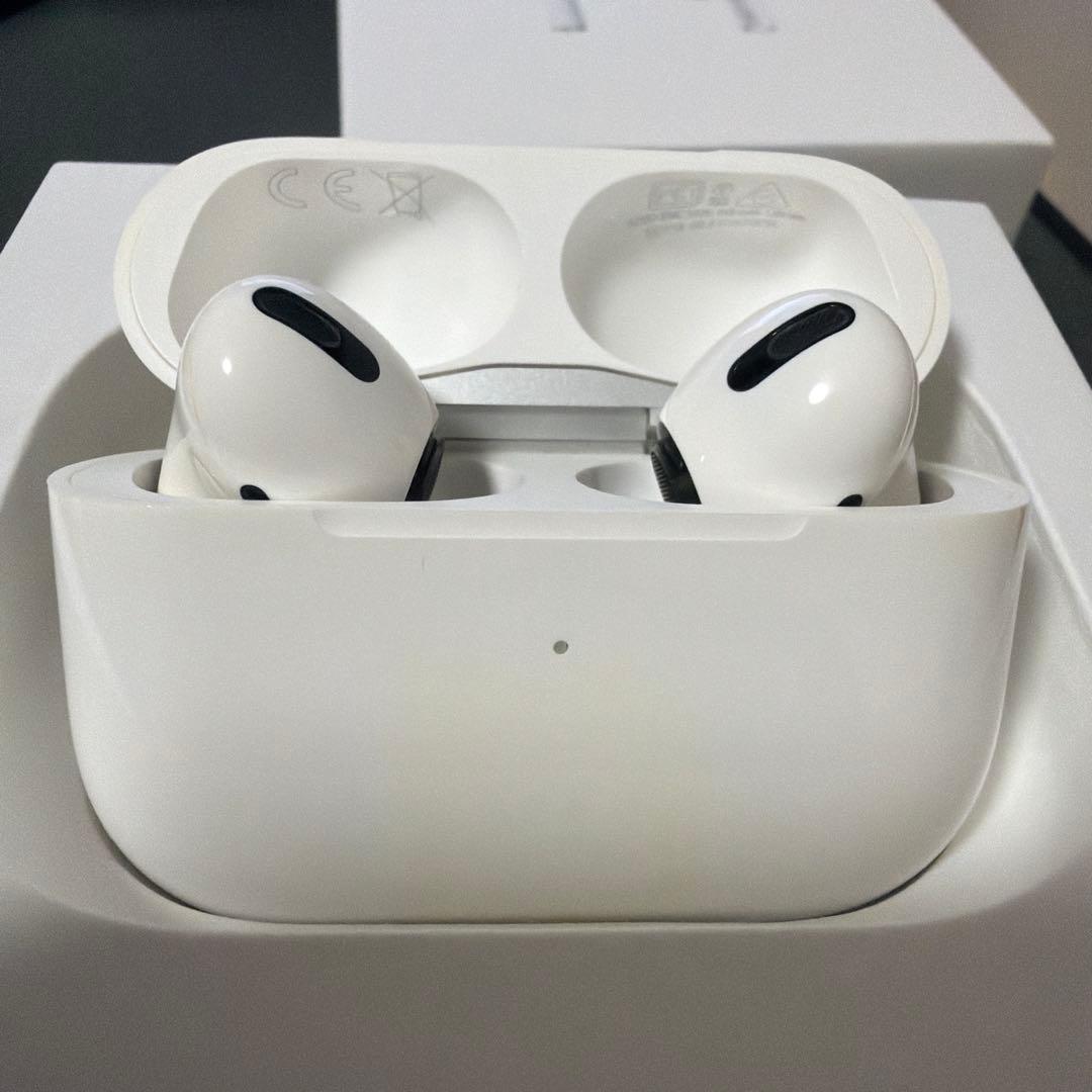 AirPods pro本体（第一世代）ホワイト 充電ケーブル付き
