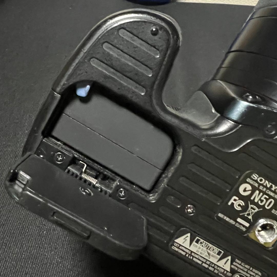 SONY デジタル一眼レフカメラ　α100 ダブルズーム付き　10.2M