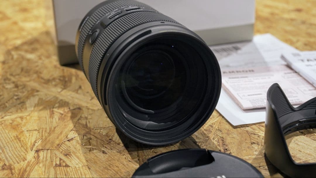 タムロン Model A058　レンズプロテクター付き