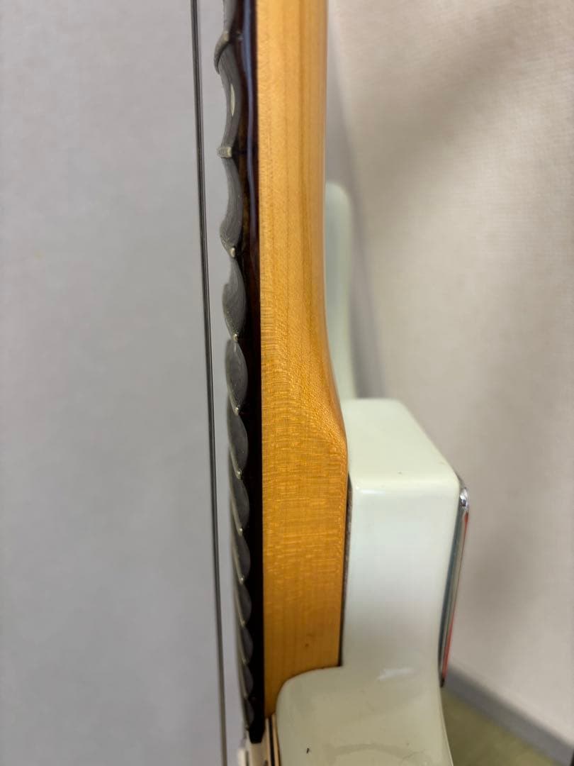 Squier DELUXEストラト　スキャロップネック　コンポーネントギター