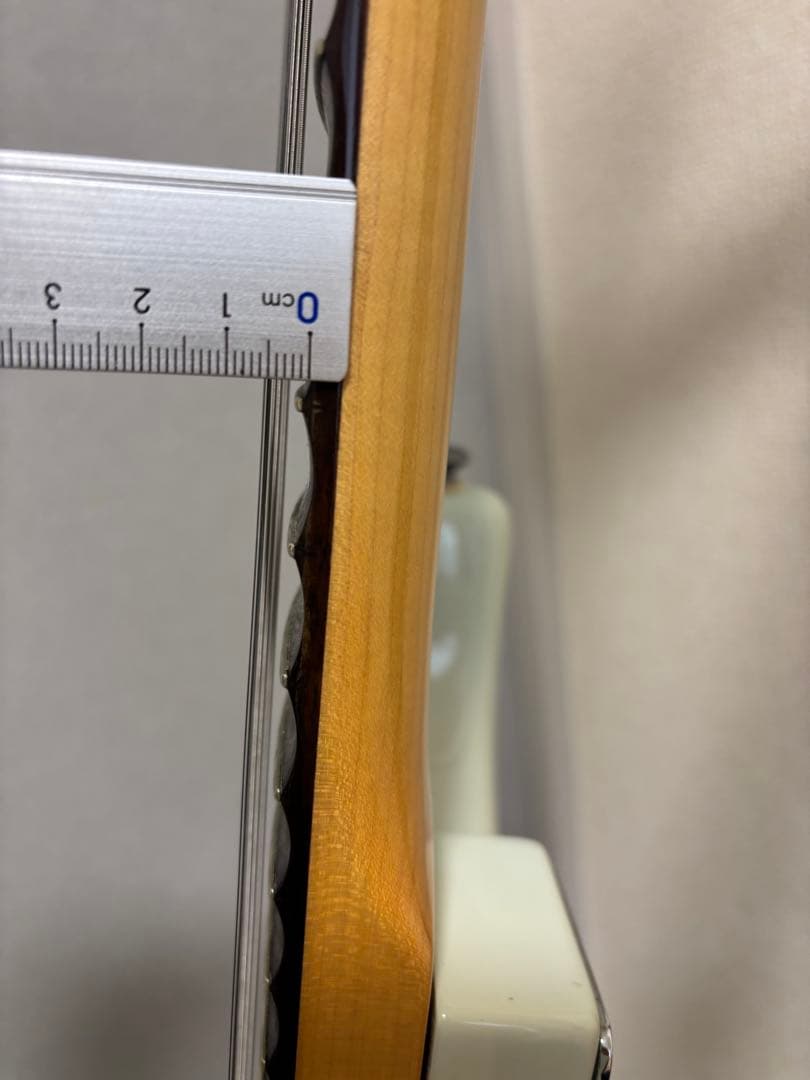 Squier DELUXEストラト　スキャロップネック　コンポーネントギター