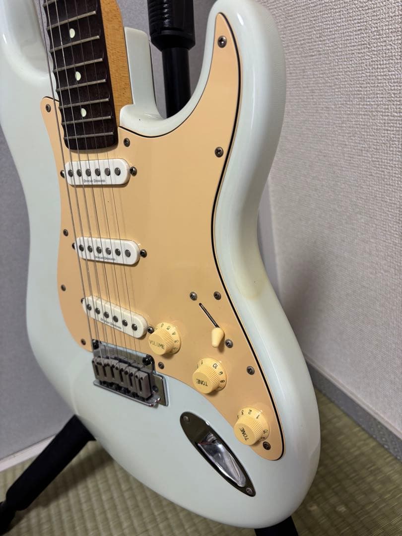 Squier DELUXEストラト　スキャロップネック　コンポーネントギター