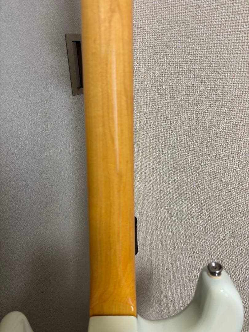 Squier DELUXEストラト　スキャロップネック　コンポーネントギター