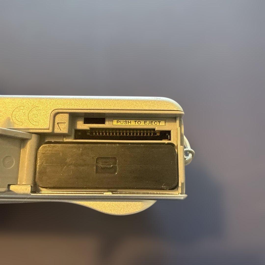 美品 FUJIFILM FinePix F10